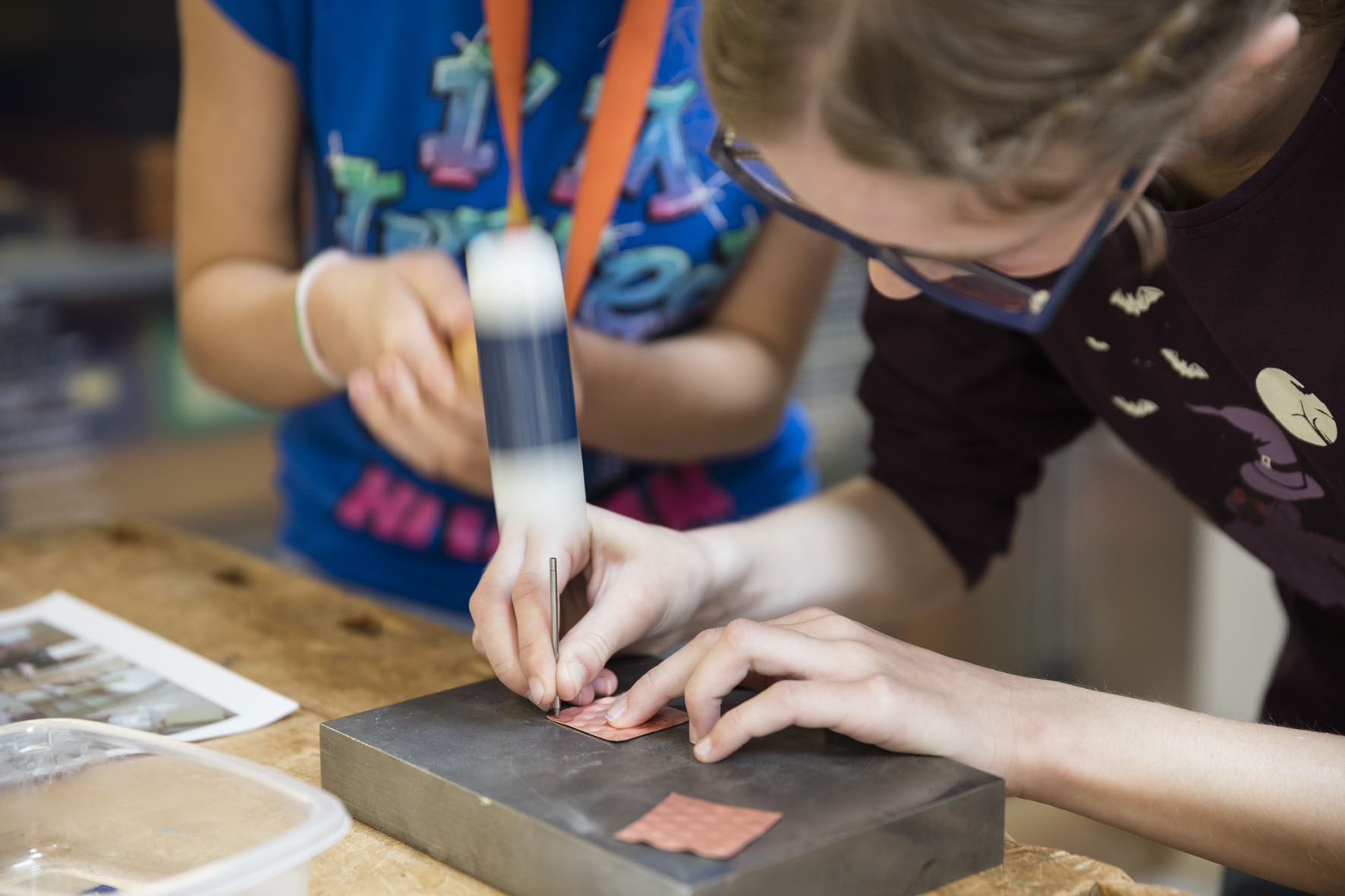 herausforderung-metall-workshop-material-archiv